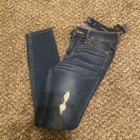 NWT Hollister Jeans - Picture 2 of 4